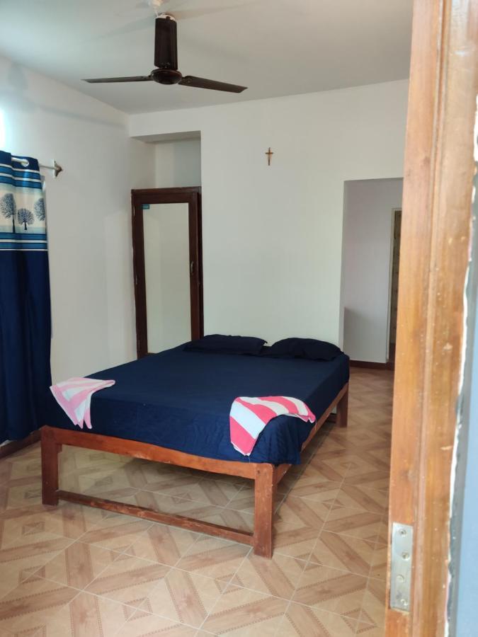 Shalom Guest Rooms Мандрем Экстерьер фото