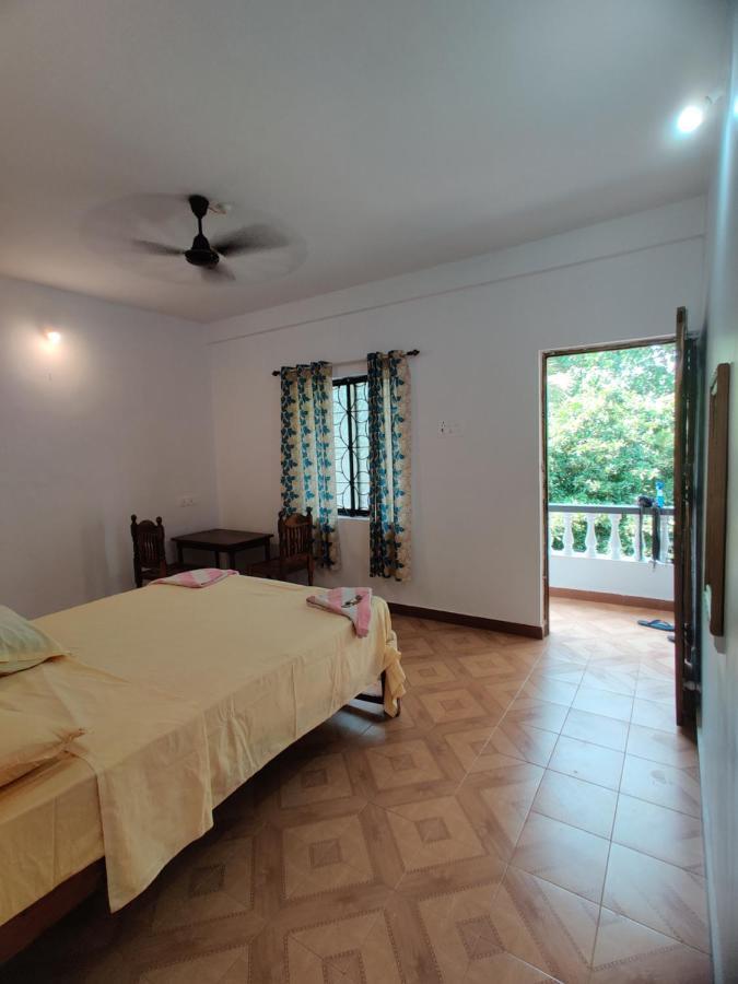Shalom Guest Rooms Мандрем Экстерьер фото
