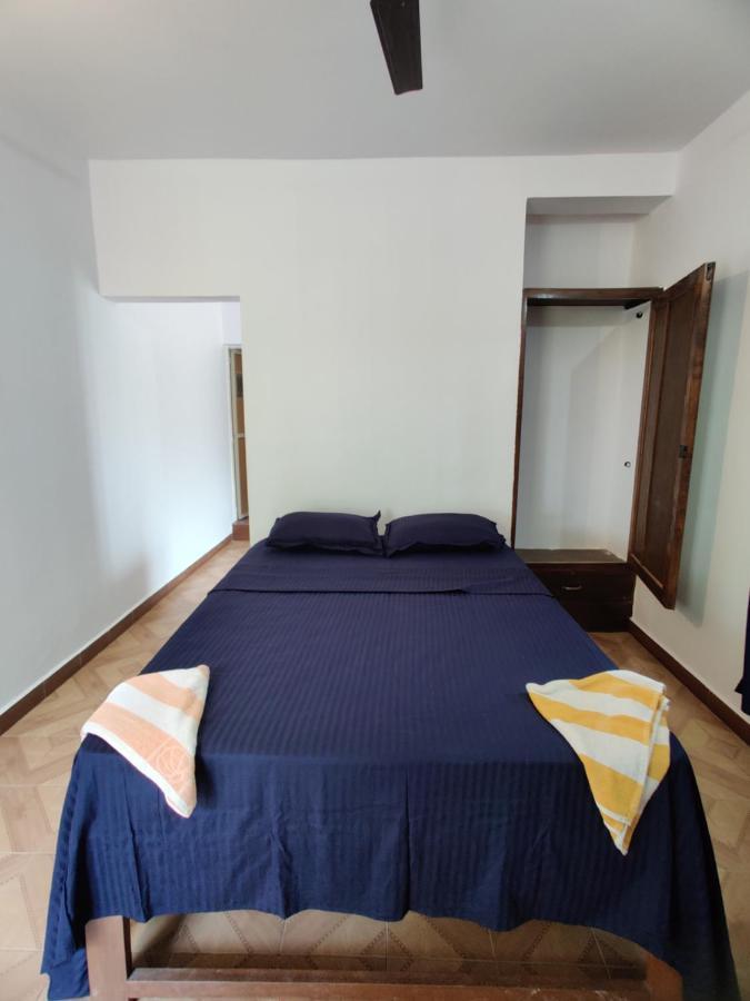 Shalom Guest Rooms Мандрем Экстерьер фото