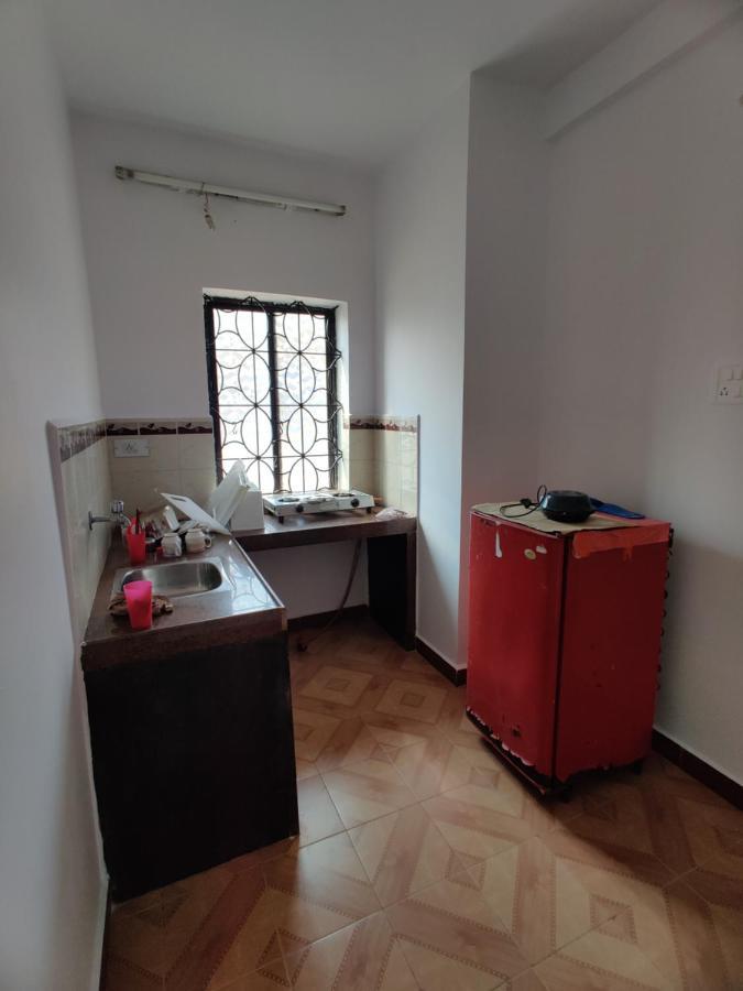 Shalom Guest Rooms Мандрем Экстерьер фото